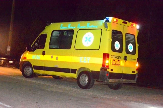 Σοκ στην Καλαμάτα: Κάρφωσε κουζινομάχαιρο στον λαιμό του κουμπάρου της! – Βίντεο